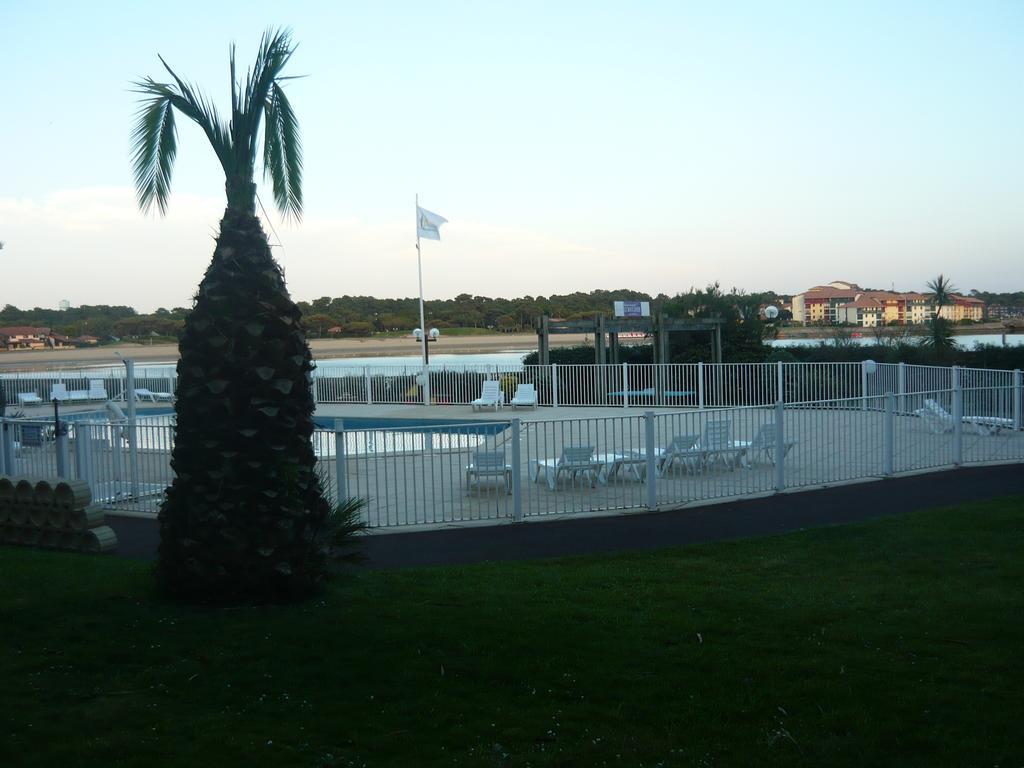 Appartements A Cote Lac Marin De Port D'Albret วิเยอซ์-บูโก-เลส์-แบ็งส์ ภายนอก รูปภาพ