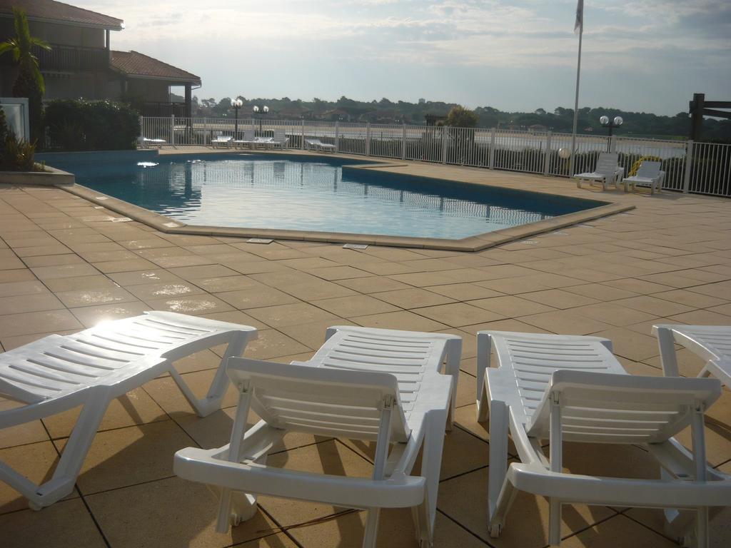 Appartements A Cote Lac Marin De Port D'Albret วิเยอซ์-บูโก-เลส์-แบ็งส์ ภายนอก รูปภาพ