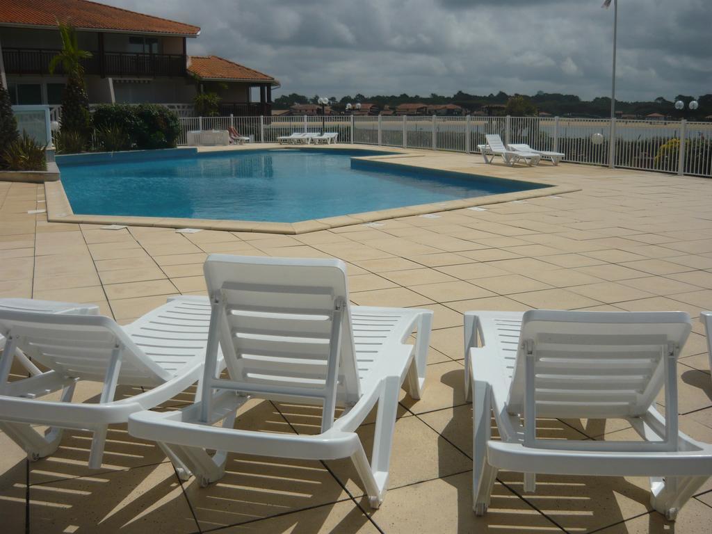 Appartements A Cote Lac Marin De Port D'Albret วิเยอซ์-บูโก-เลส์-แบ็งส์ ภายนอก รูปภาพ